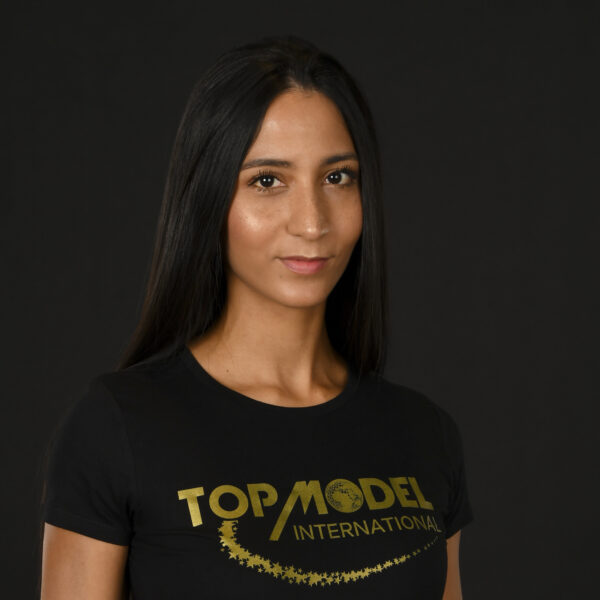 845 – ANDREINA DHILMAR