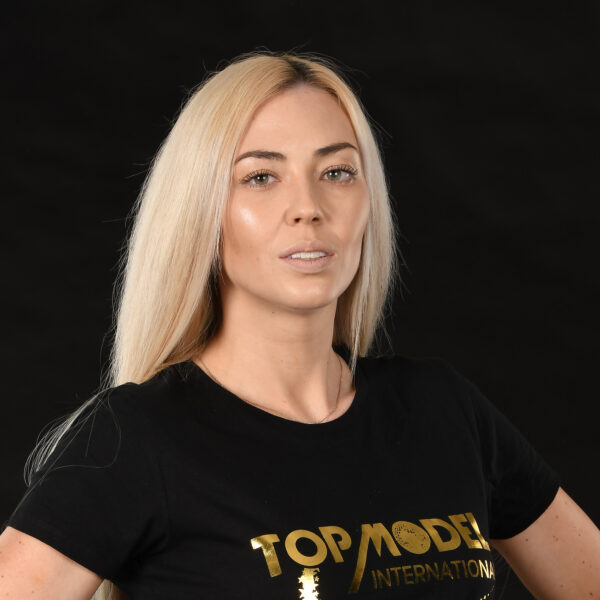 12 – VERONIKA