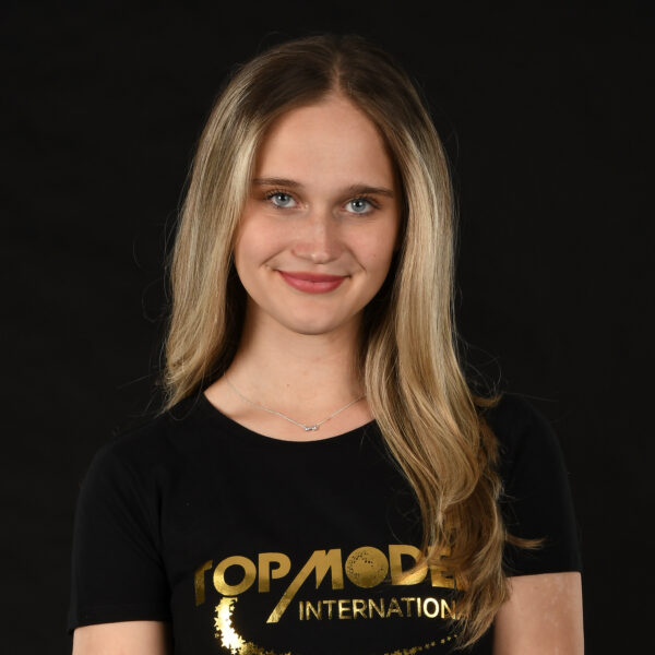 24 – KRISTYNA