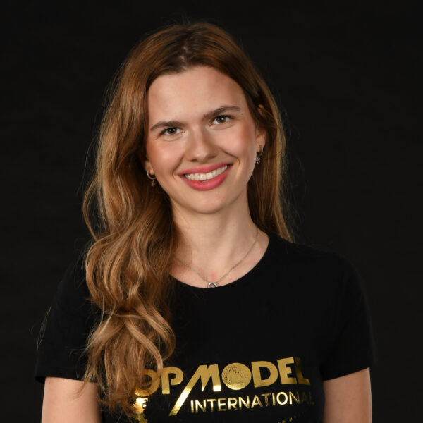32 – ANETA